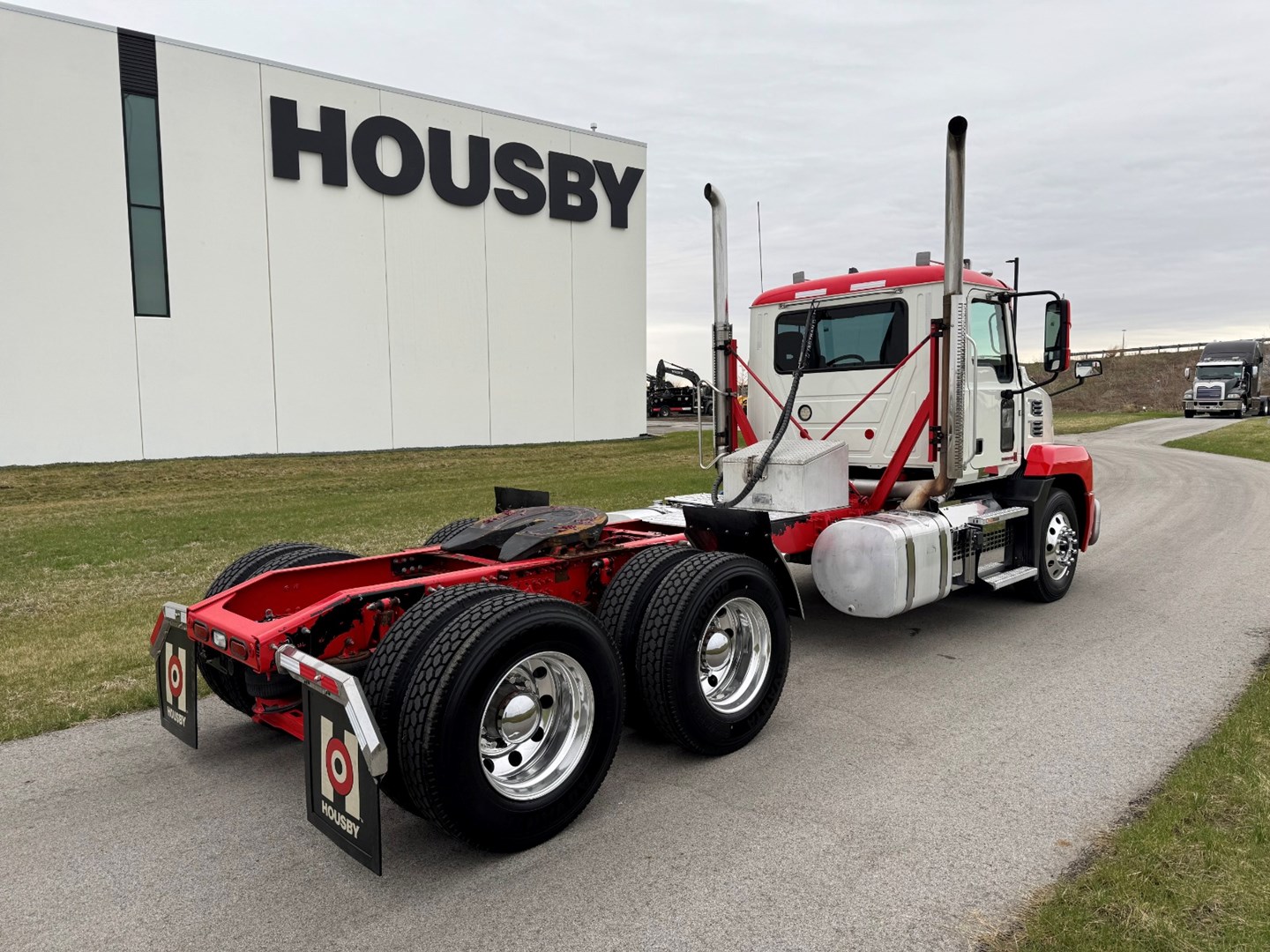 Used 2023 Mack Anthem Daycab - image 6